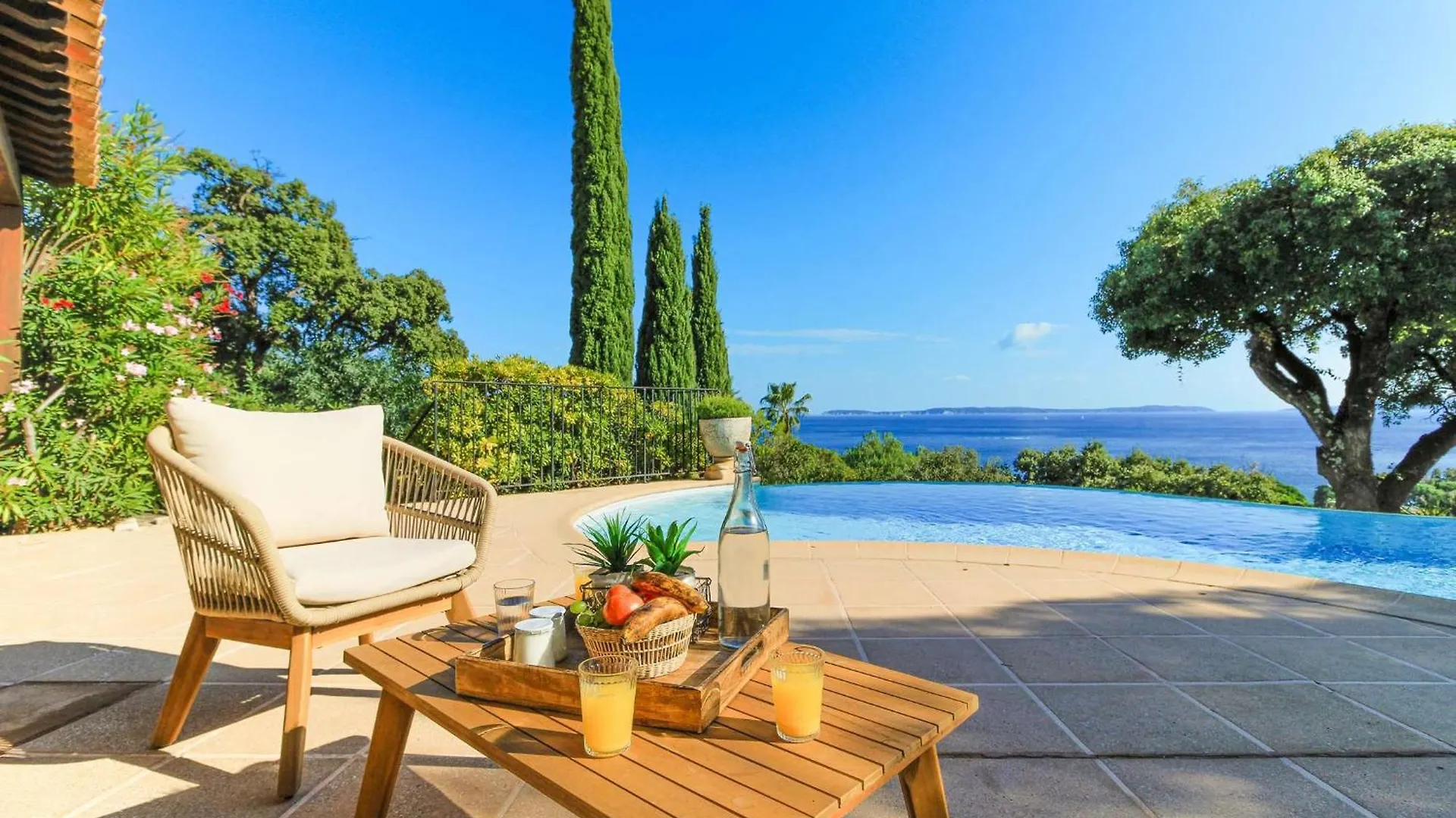 Select'Sohome - Magnifique Villa Pour 10 Personnes Avec Piscine Et Vue Mer ! - Villa Romarine Le Lavandou 0*,  France